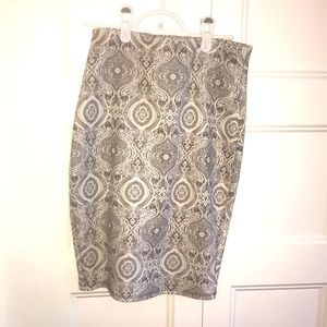 Jacquard white and black pencil skirt